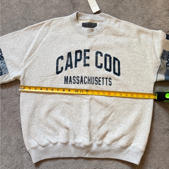 Abercrombie and Fitch Cape Cod Sweatshirt - Picture 6 of 6